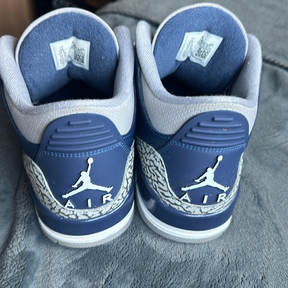 Jordan 3 Georgetown - Picture 3 of 3